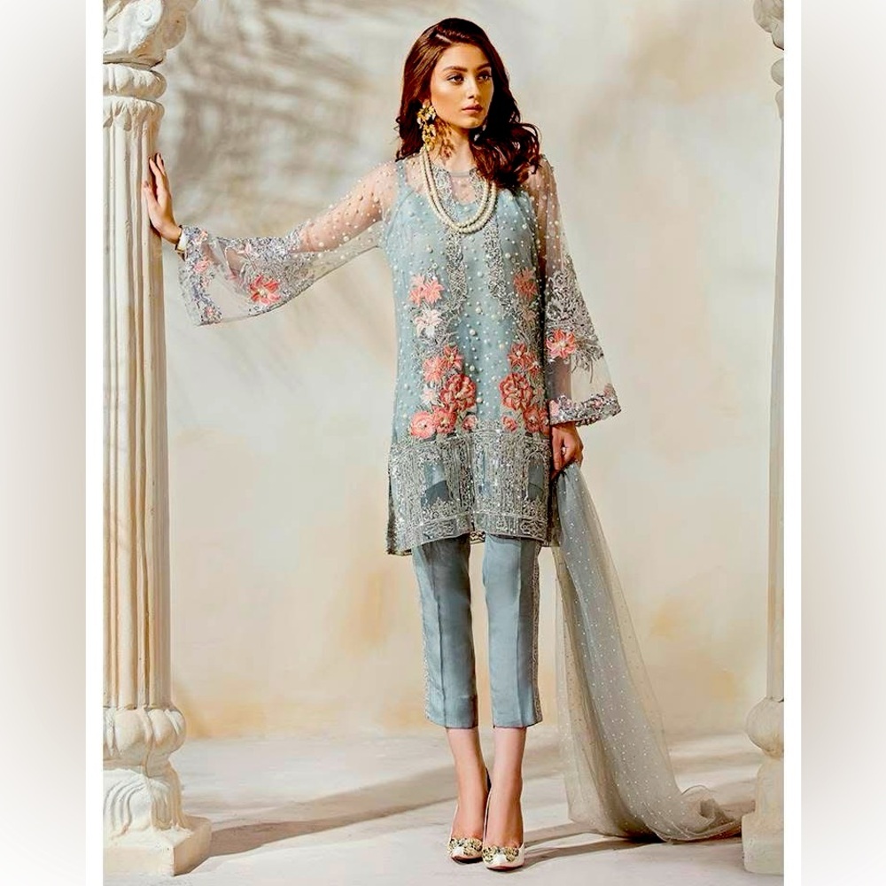 Elegant Floral Embroidered Outfit worn once perfect condition